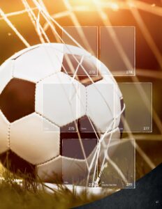 Albumseite des StickerStars-Musteralbums mit Spielersticker-Feldern vor einem Fußball-im-Tor-Motiv bei Sonnenuntergang