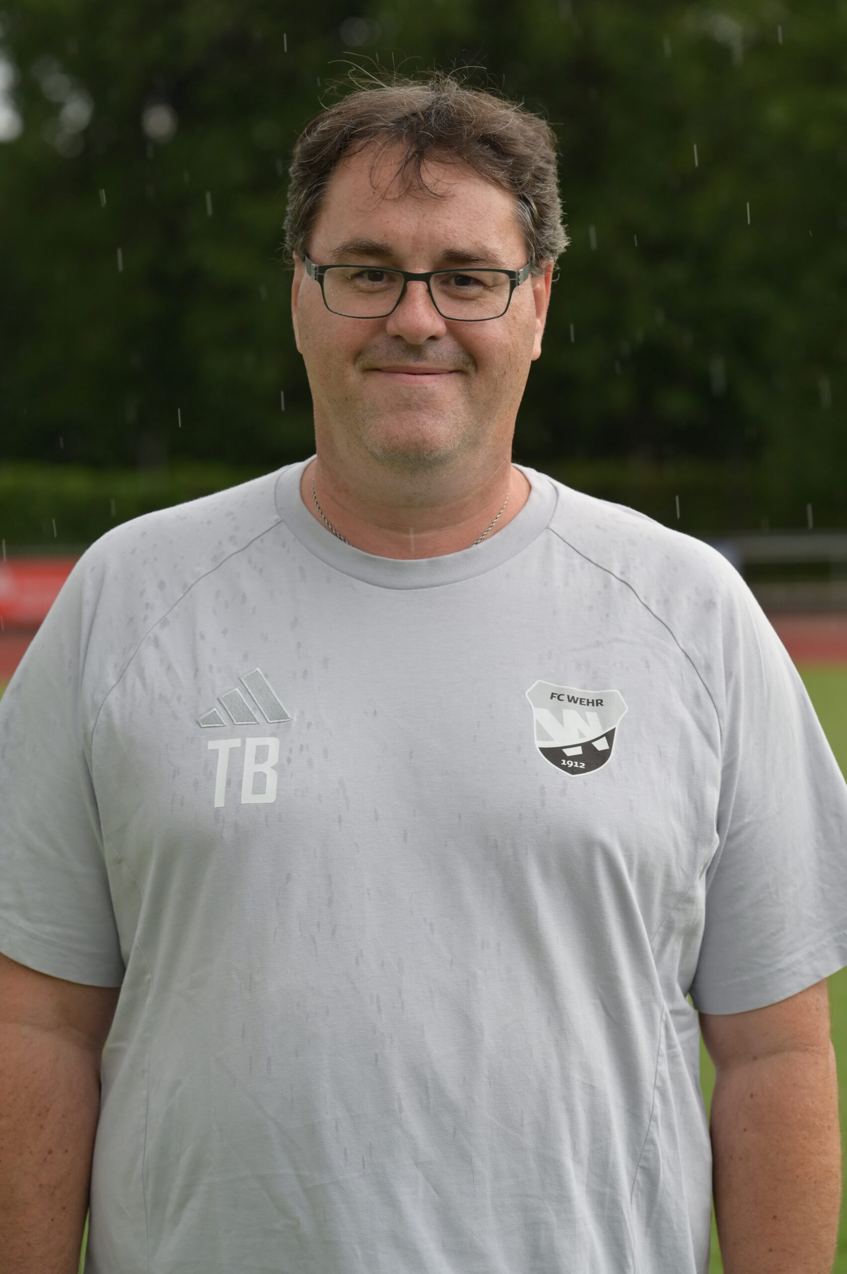 Porträt eines Trainers der D-Junioren des FC Wehr 1912 e.V. mit Brille